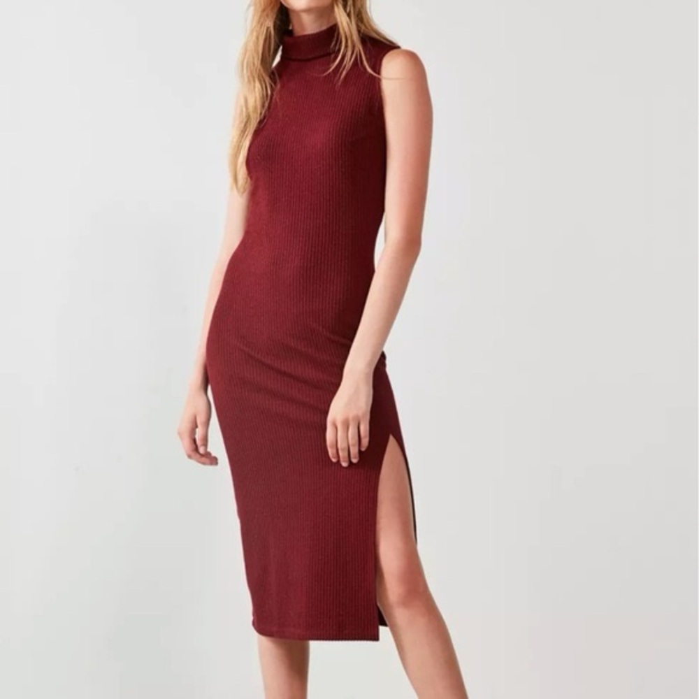 UO Silence + Noise Burgundy Sleeveless Mock Neck Maxi Sweater Dress - small